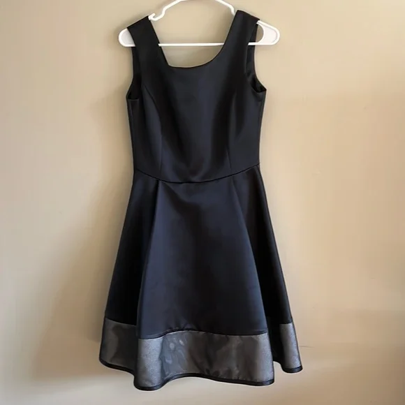 green emerald velvet dress Stylish Fit and Flare Dress with Cross Belt Forest Green / M